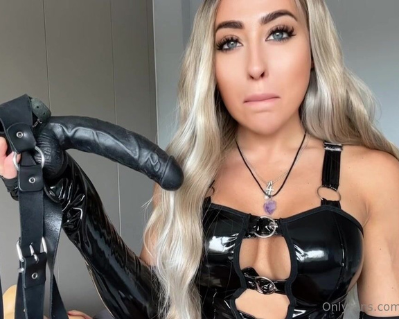 Miss Evie Lock aka Missevielock OnlyFans - Well Bitch How desperately do you want to be ruined by My BBC