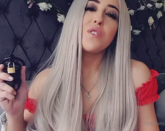 Miss Evie Lock aka Missevielock OnlyFans - I want that little worthless cock between your legs dripping