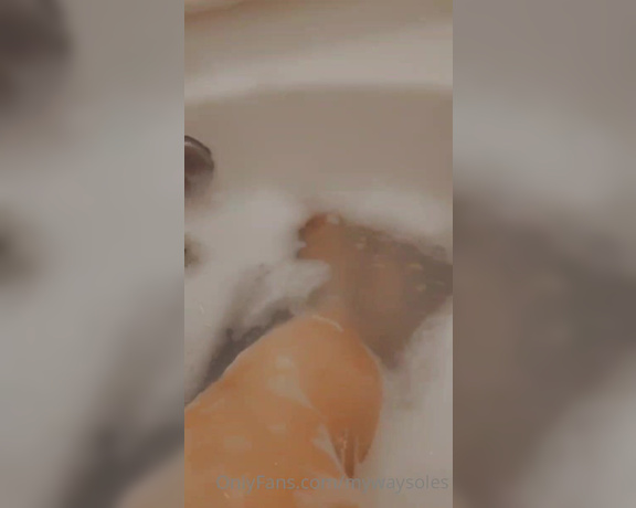 AB aka Mywaysoles OnlyFans - Creamy bath