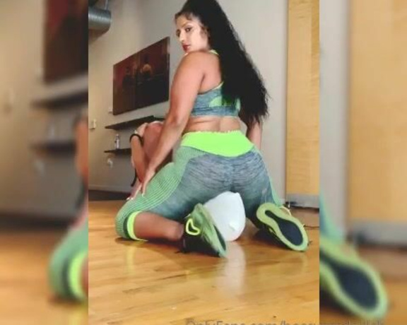 Bossy Ass Delilah aka Bossyassdelilah OnlyFans - FACE SITTING ASS SPLITTING httpswwwamazoncomhzwis…