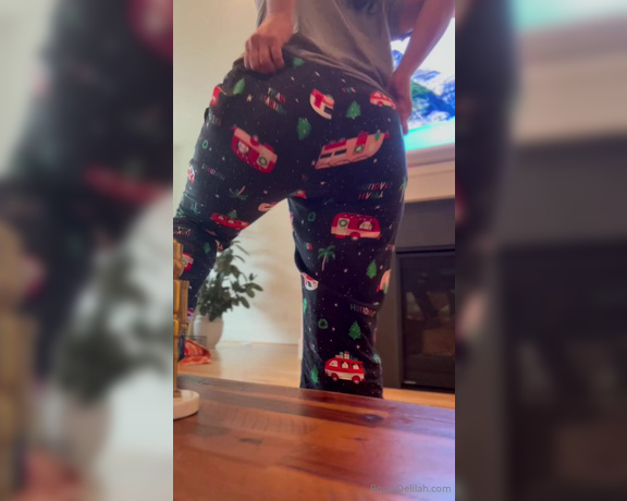 Bossy Ass Delilah aka Bossyassdelilah OnlyFans - Bossy Holiday Farts Femdom Holiday gifts httpswwwamazoncomhzwis… Fit and Fab httpswwwamazoncomhz