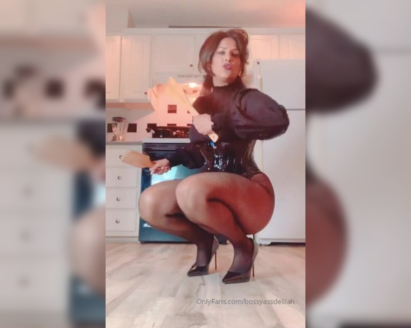 Bossy Ass Delilah aka Bossyassdelilah OnlyFans - So, how was your day at work today! I’m glad you’re home, I made your favorite meal, sit boo boo