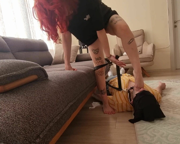 Mistress Asu aka Sahibeasuu OnlyFans - Ayak yalamay reniyor