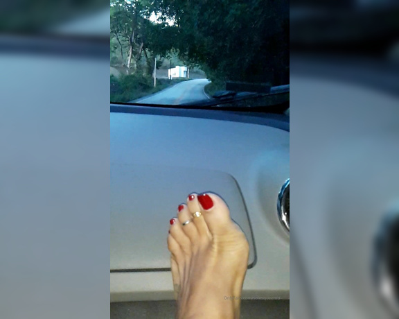 Meryann aka Solesqueenrd OnlyFans - Good morning!!! Traveling far for do my pedicure