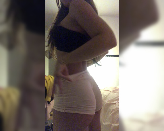 Goddess Bella aka Thecruelmistress OnlyFans - Shaking that booty for my onlyfans followers