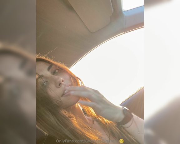 Madeleine aka Goddessgigantic OnlyFans - Your much awaited nylon stockings car video is here Get into the passenger seat to enjoy the vi 1