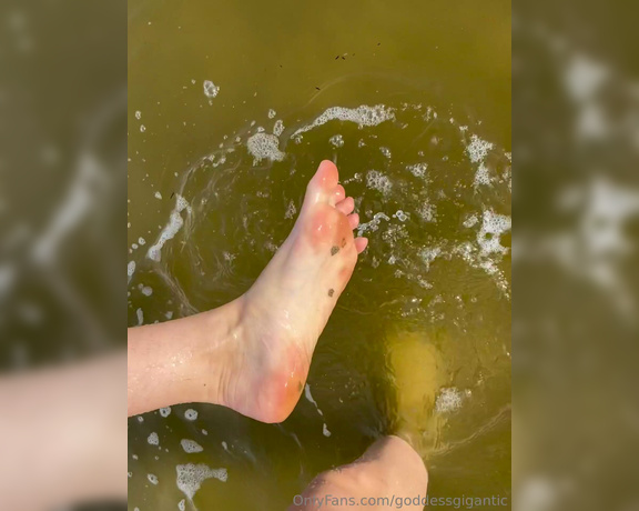 Madeleine aka Goddessgigantic OnlyFans - If I walked through the grimiest most disgusting swamp and then f0rced you to suck my toes, would