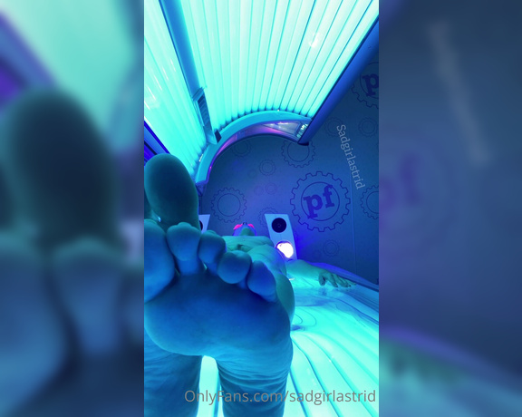 Astrid Mae aka Sadgirlastrid OnlyFans - Fooling around in the tanning bed I can’t help but be such a tease