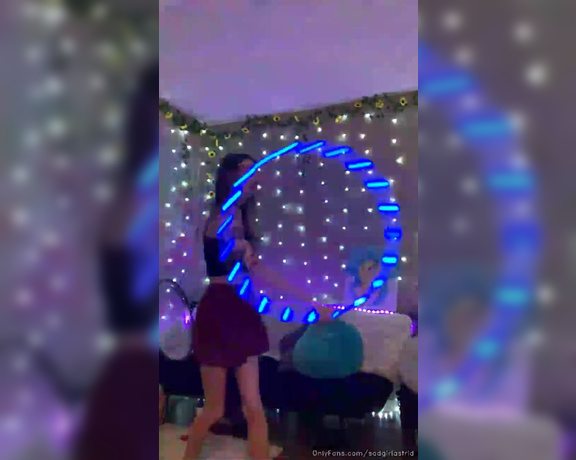 Astrid Mae aka Sadgirlastrid OnlyFans - Stream started at 01092021 1154 pm Warning! flashing lights Quick fun hula hooping session )