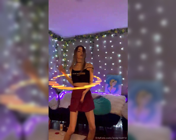 Astrid Mae aka Sadgirlastrid OnlyFans - Stream started at 01092021 1154 pm Warning! flashing lights Quick fun hula hooping session )