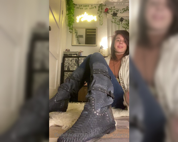 Summer Solesis aka Summer_solesis OnlyFans - New Italian boots no socks This video is such a nice vibe I got these as an early birthday presen