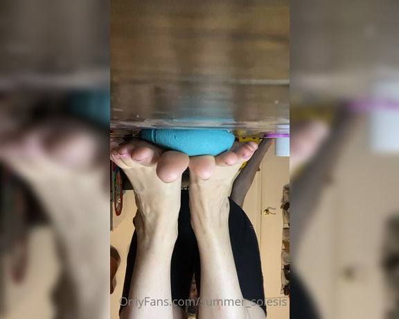 Summer Solesis aka Summer_solesis OnlyFans - I made an ash tray )