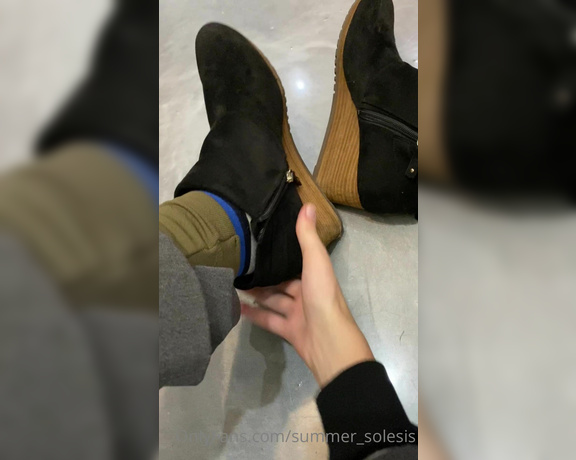 Summer Solesis aka Summer_solesis OnlyFans - Sweaty sock and shoe removal with toe jam