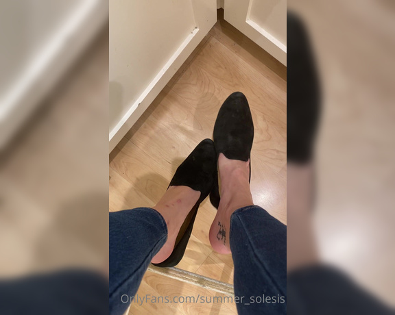 Summer Solesis aka Summer_solesis OnlyFans - Shoe dangling at work