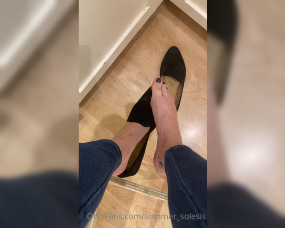 Summer Solesis aka Summer_solesis OnlyFans - Shoe dangling at work