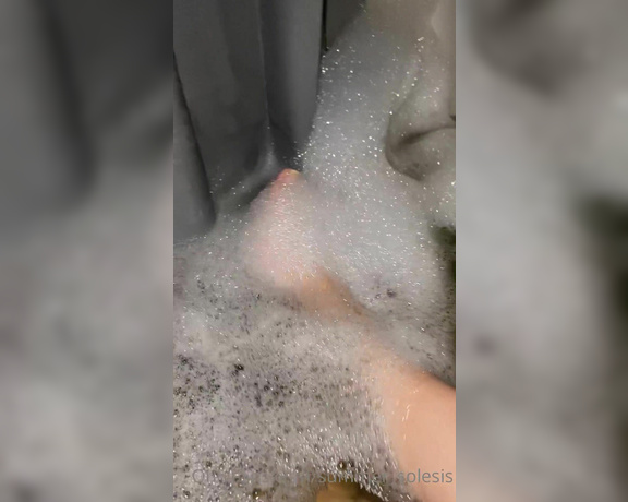 Summer Solesis aka Summer_solesis OnlyFans - Splish splash I was taking a bathagain