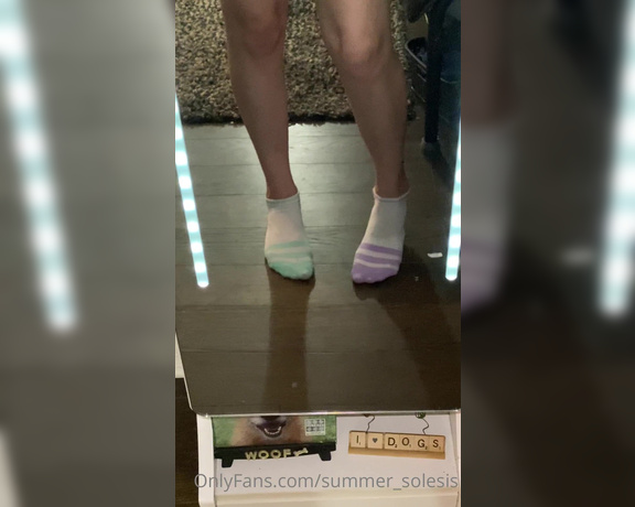 Summer Solesis aka Summer_solesis OnlyFans - Sexy sock removal in the mirror