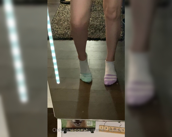 Summer Solesis aka Summer_solesis OnlyFans - Sexy sock removal in the mirror