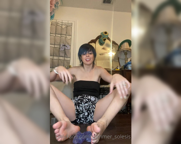 Summer Solesis aka Summer_solesis OnlyFans - Playing with some glitter slime between my toes )