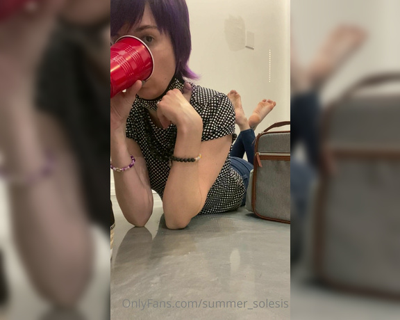 Summer Solesis aka Summer_solesis OnlyFans - Snack time in the pose