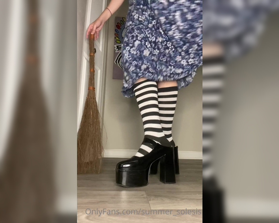 Summer Solesis aka Summer_solesis OnlyFans - I’m so excited for spooky season