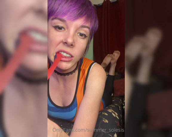 Summer Solesis aka Summer_solesis OnlyFans - Vore in The Pose with dirty feet