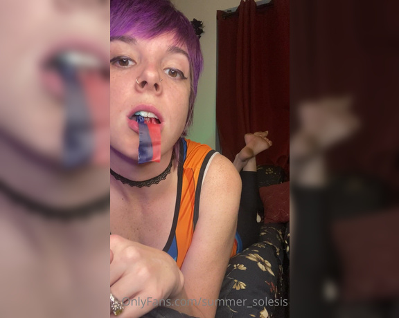 Summer Solesis aka Summer_solesis OnlyFans - Vore in The Pose with dirty feet