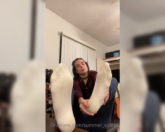 Summer Solesis aka Summer_solesis OnlyFans - Chatting about my sweaty feet