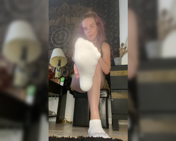 Summer Solesis aka Summer_solesis OnlyFans - Spit on my sweaty socks