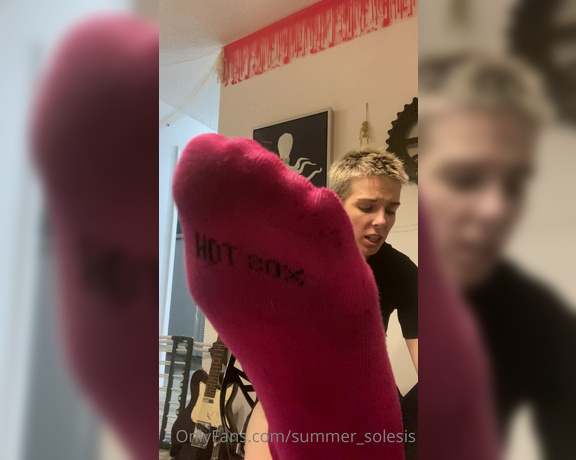 Summer Solesis aka Summer_solesis OnlyFans - Today was so dramatic holy shit my feet stink