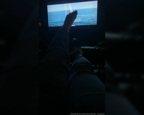 Summer Solesis aka Summer_solesis OnlyFans - Pov you ask me to come over to watch a movie and I get comfortable