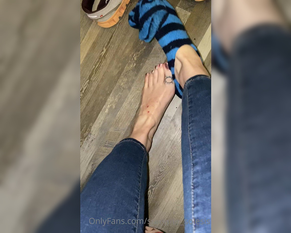 Summer Solesis aka Summer_solesis OnlyFans - Sweaty shoe and sock removal