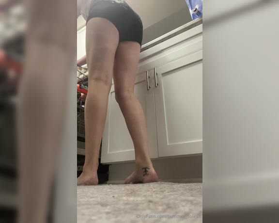 Summer Solesis aka Summer_solesis OnlyFans - Doing dishes and don’t even notice you staring down there…