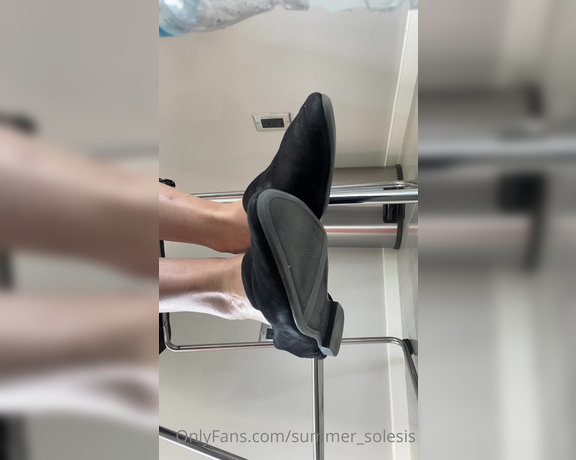 Summer Solesis aka Summer_solesis OnlyFans - A view from under my desk