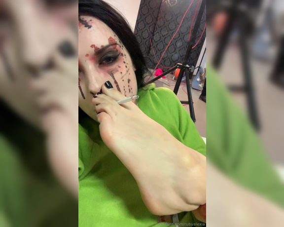 Miss Ruby Alexia aka Rubyalexia OnlyFans - Self smoking with my toes dressed as a bloody alien, then feeding the cigarette to Ivana, who is dre