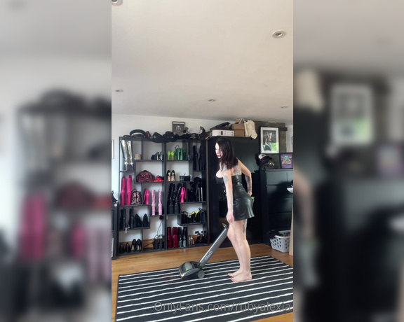 Miss Ruby Alexia aka Rubyalexia OnlyFans - Can you tell that I never do the housework
