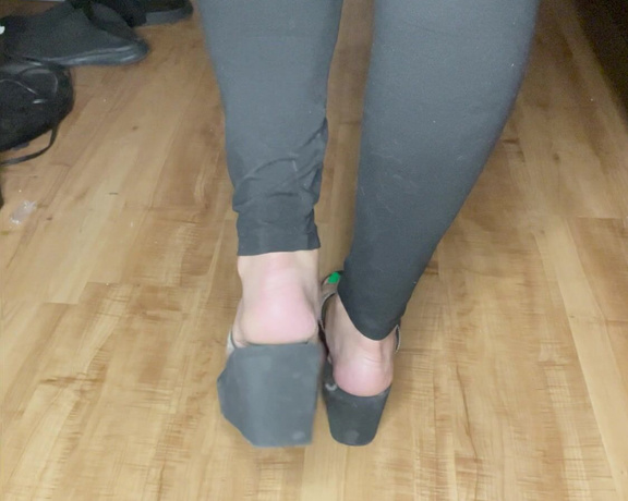 Natasha aka Vibez3 OnlyFans - Meh wasn’t gonna post I just wanted to play around in these shoes but I know someone out there lov