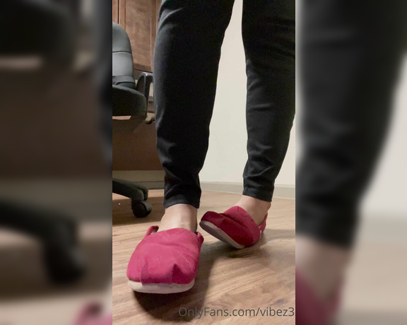 Natasha aka Vibez3 OnlyFans - Some shoe play in my sticky sweaty toms you can hear the sticks