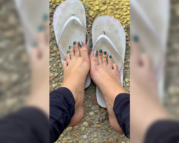 Natasha aka Vibez3 OnlyFans - Want a quick tour of my dirty toes & soles up close and personal Enjoy