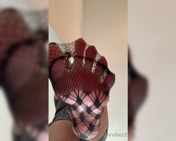 Natasha aka Vibez3 OnlyFans - Giantess POV tease with fishnet sock removal