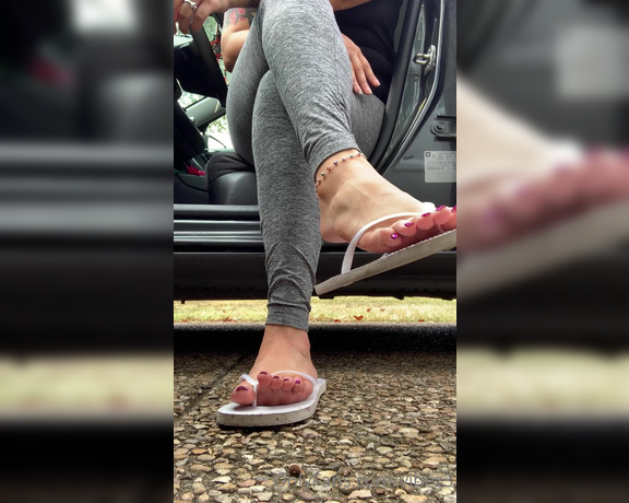 Natasha aka Vibez3 OnlyFans - Freshly painted toes hanging outside my car trying to make sure they are dry before I take off