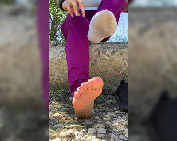 Natasha aka Vibez3 OnlyFans - Quick sweaty sock removal at the trails I know you wanna sniff them