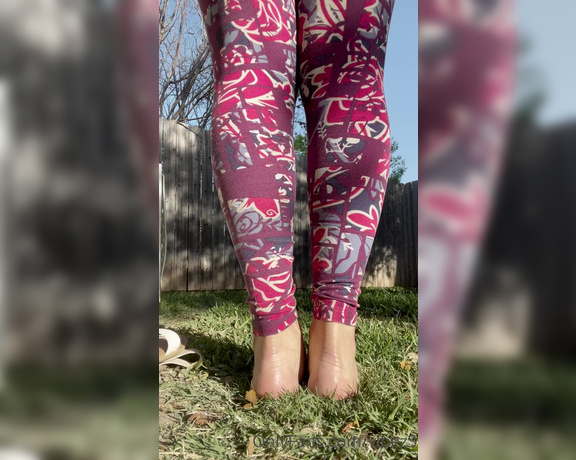Natasha aka Vibez3 OnlyFans - Letting my feet get kissed by the sun Might as well tease you a little bit I look rough afte
