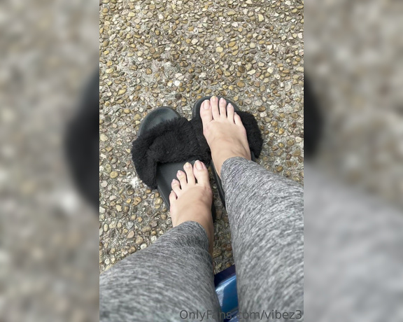 Natasha aka Vibez3 OnlyFans - Some naked toes in the morning 1