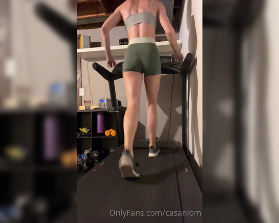 Casanlom aka Casanlom OnlyFans - A glimpse into my workout (no sound) I do have a mild form of scoliosis so that’s why my back