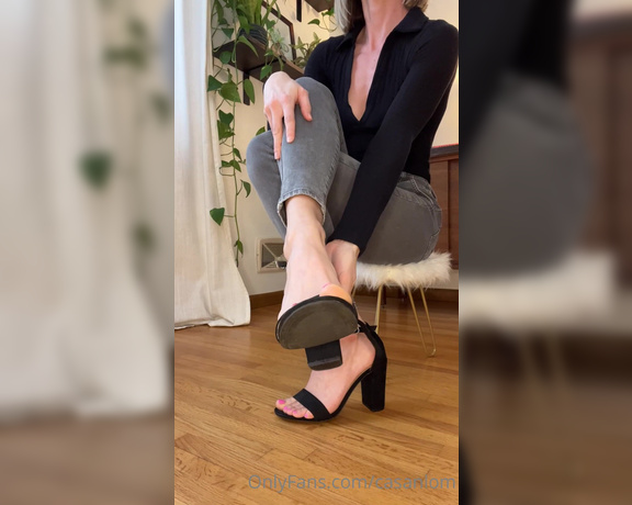 Casanlom aka Casanlom OnlyFans - On our date I couldn’t help but notice you staring at my feet I find out you have a foot fetish