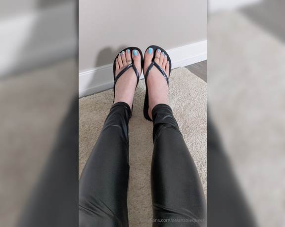 Asian Sole Queen aka Asiansolequeen OnlyFans - My toes look so pretty in this blue and flip flops, wouldnt you agree