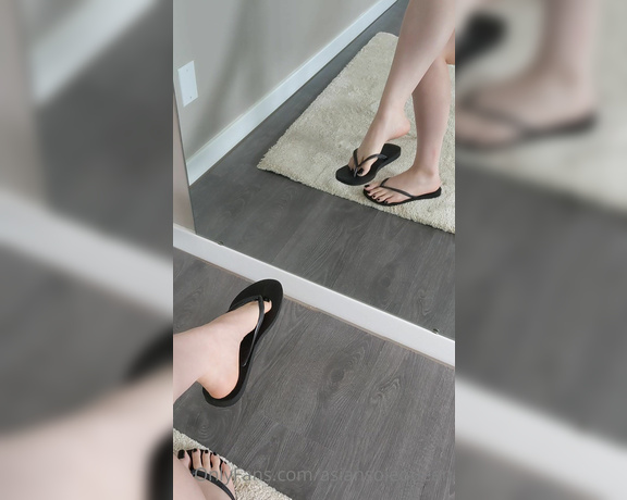 Asian Sole Queen aka Asiansolequeen OnlyFans - Im free for vid calls and chat sessions for the rest of the day Foot ignore, humiliation, shoepla