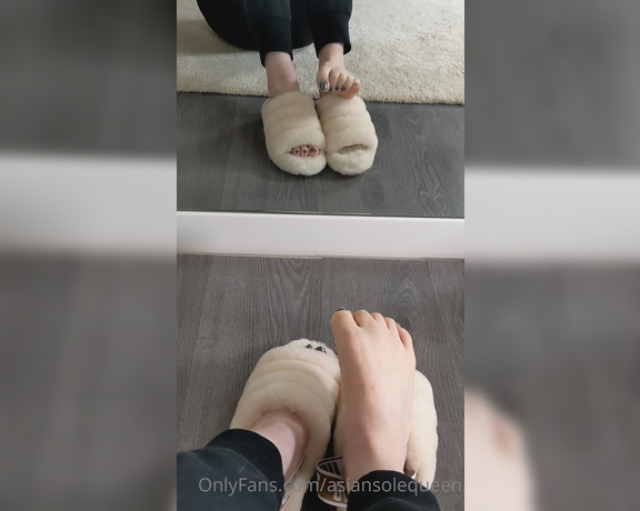 Asian Sole Queen aka Asiansolequeen OnlyFans - Who likes toe wiggles in some cozy slippers Make sure to wait till the very end