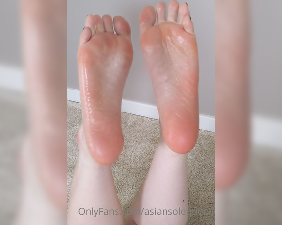 Asian Sole Queen aka Asiansolequeen OnlyFans - Who needs to be drained by big soft soles tonight Still doing video calls and chat sessions for